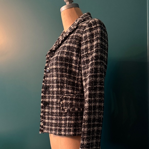 90s Women's Black and White Tweed Jacket - Picture 2 of 5